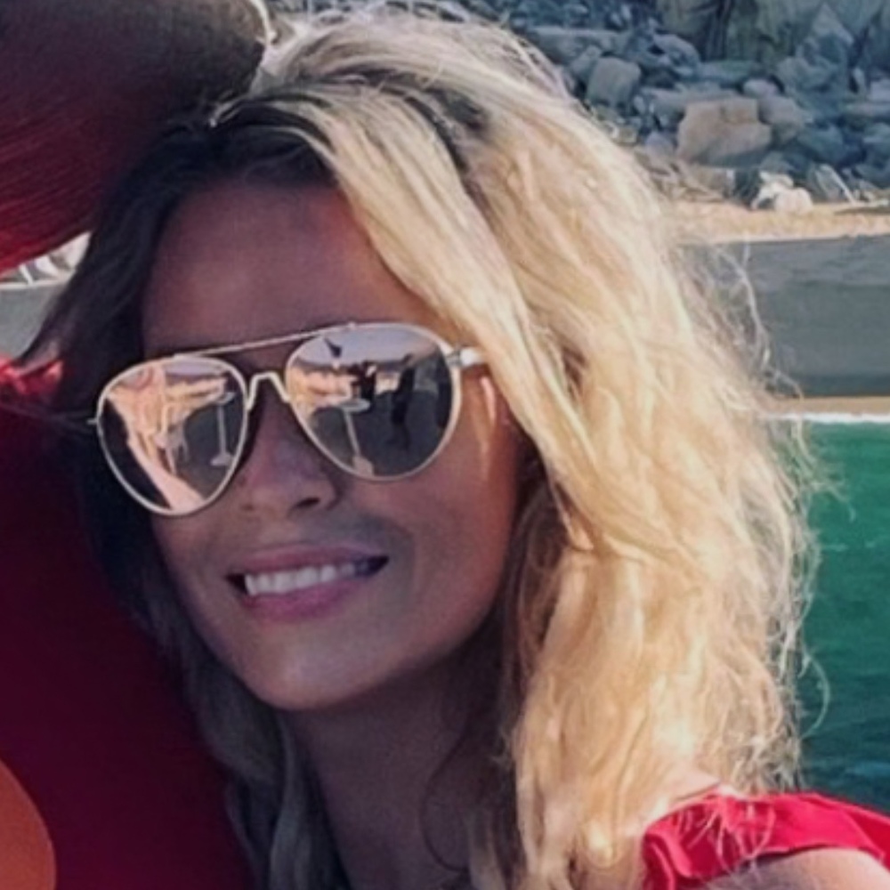 Meet your Posher, Carrie